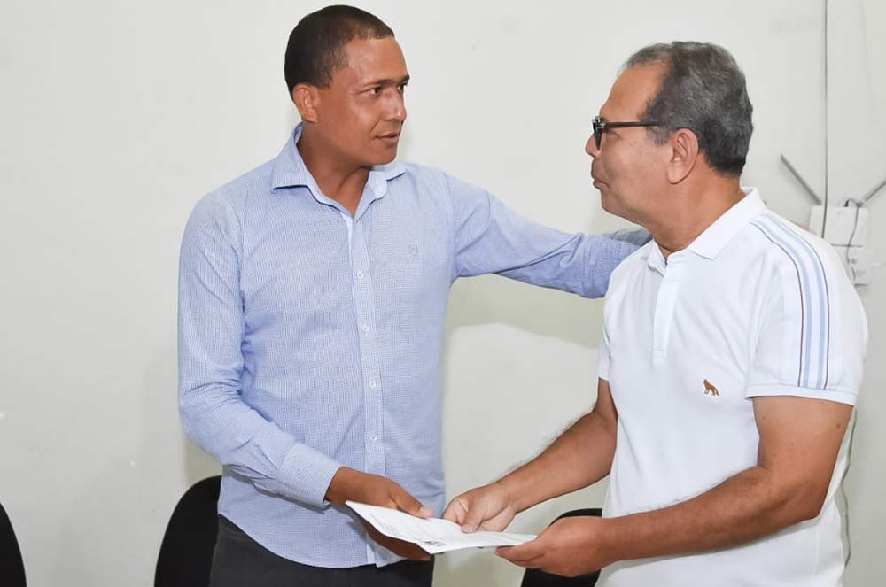 Chico Vigário nomeia o novo secretário de Educação de Atalaia.