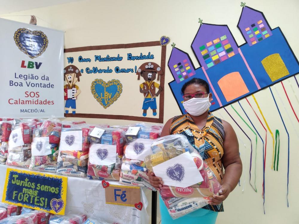 Famílias de profissionais da cultura popular assistidas pela LBV em Maceió. 