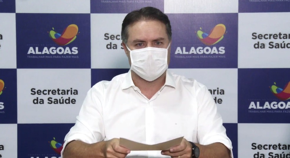 Governador de Alagoas, Renan Filho (MDB), fala sobre novo decreto de emergência, com validade até 30 de junho — Foto: Reprodução/Facebook