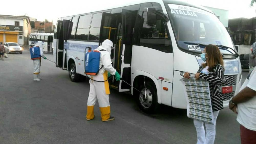 Higienização dos veículos aconteceu nesta última segunda-feira (20). 