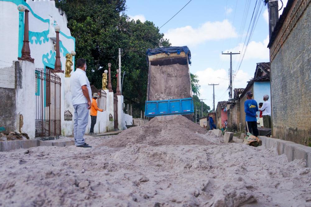 Vereador Toni Barros vem acompanhando de perto o andamento das obras.