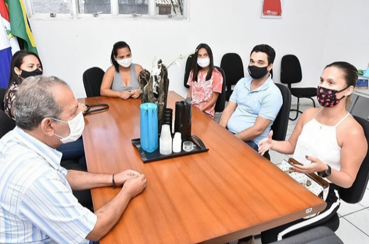 Prefeito se reúne com o Conselho Tutelar de Atalaia. 