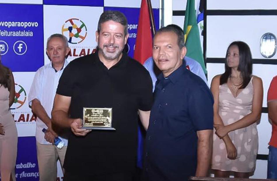 Arthur Lira e Chico Vigário durante a inauguração da UBS dos Altos.
