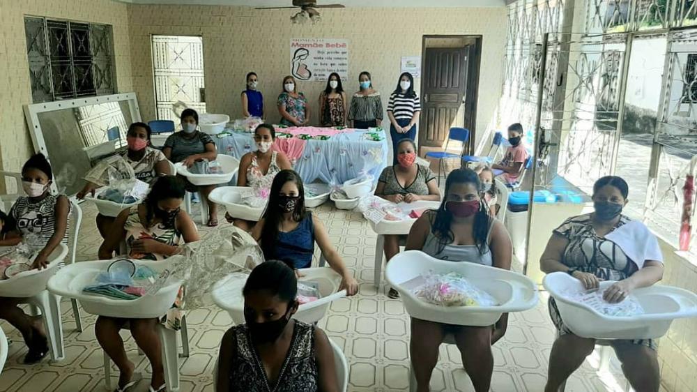Governo Municipal realiza a entrega de enxoval para bebê.