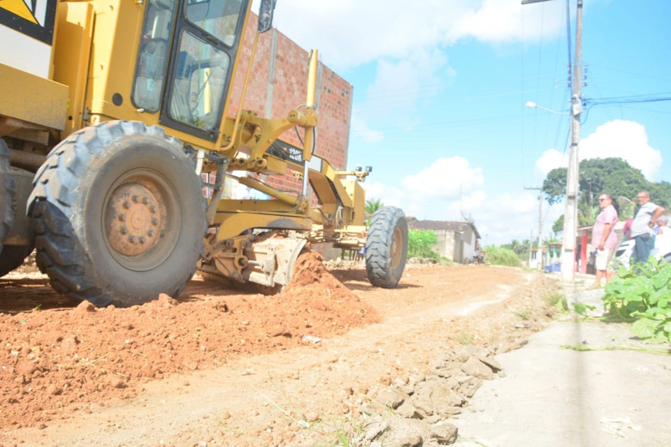 Serviços de terraplanagem e limpeza