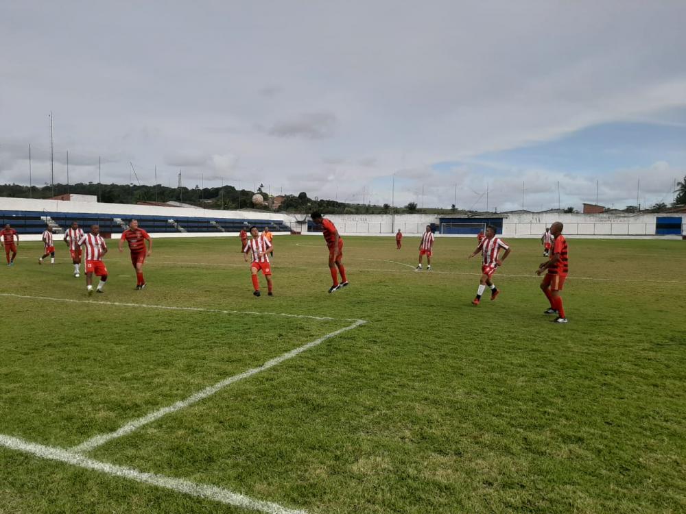 Deus É Fiel e América duelaram no Estádio O Luizão.