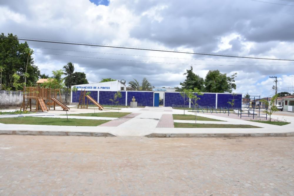Distrito Santo Antônio ganha uma moderna praça.