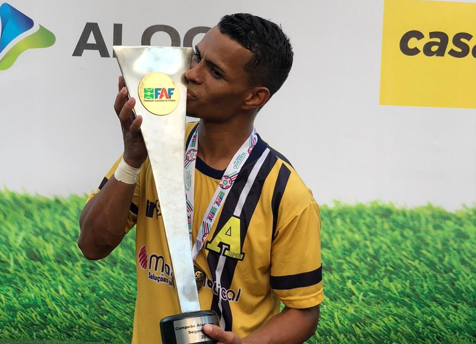 Eduardo é campeão alagoano da segunda divisão.