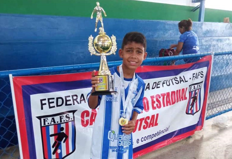 Brenno Laurindo tem 11 anos e é jovem atleta da Escolinha Meninos de Ouro. 