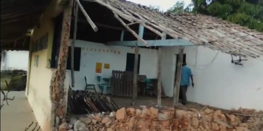 Escola Municipal Francisco Lopes de Farias não está em condições recebem os alunos.