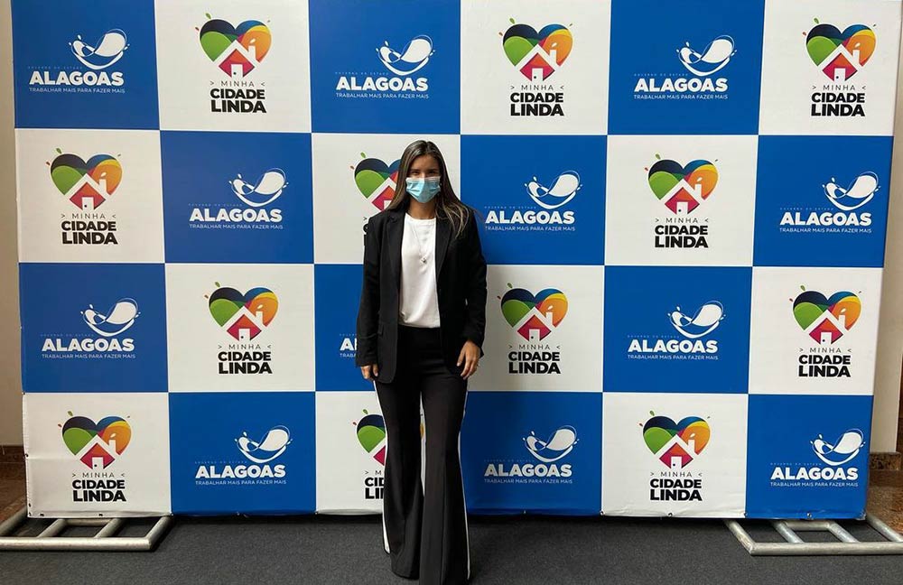 Prefeita de Atalaia, Ceci Rocha.