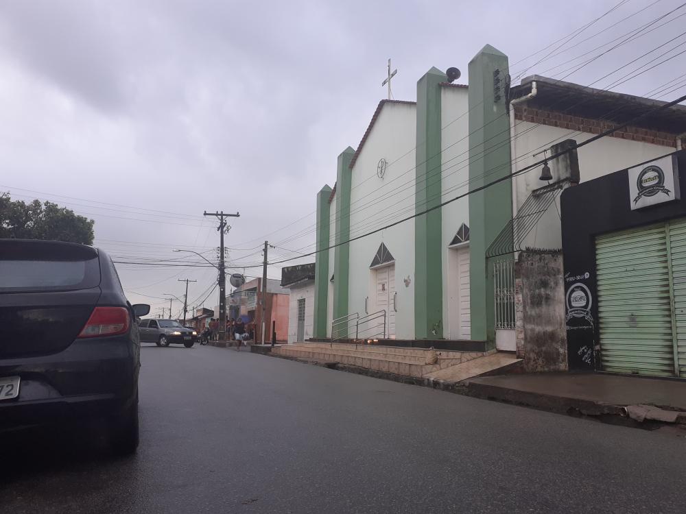 Vereadora solicita lombada em frente à Igreja de Nossa Senhora Aparecida, no bairro José Paulino.