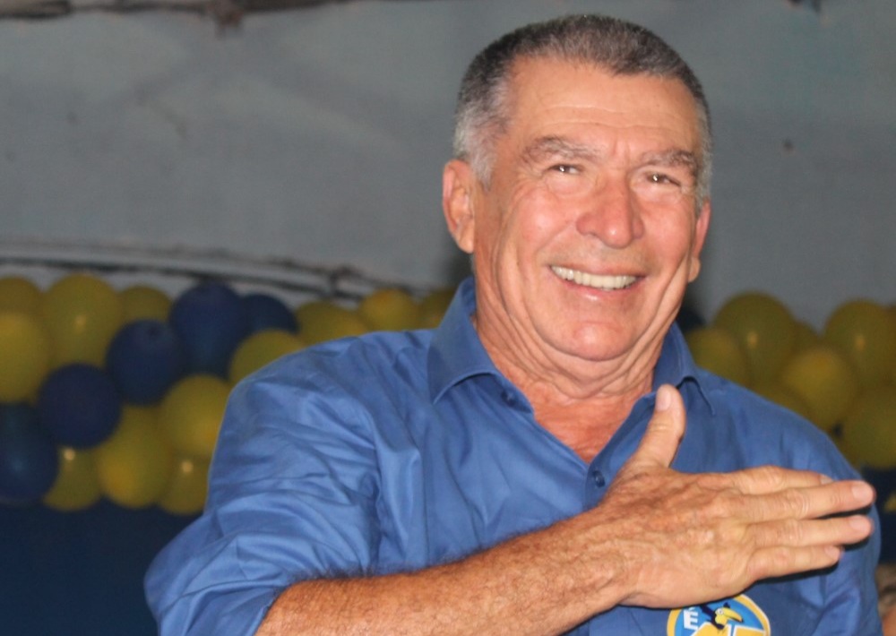 Ex-prefeito Zé do Pedrinho.