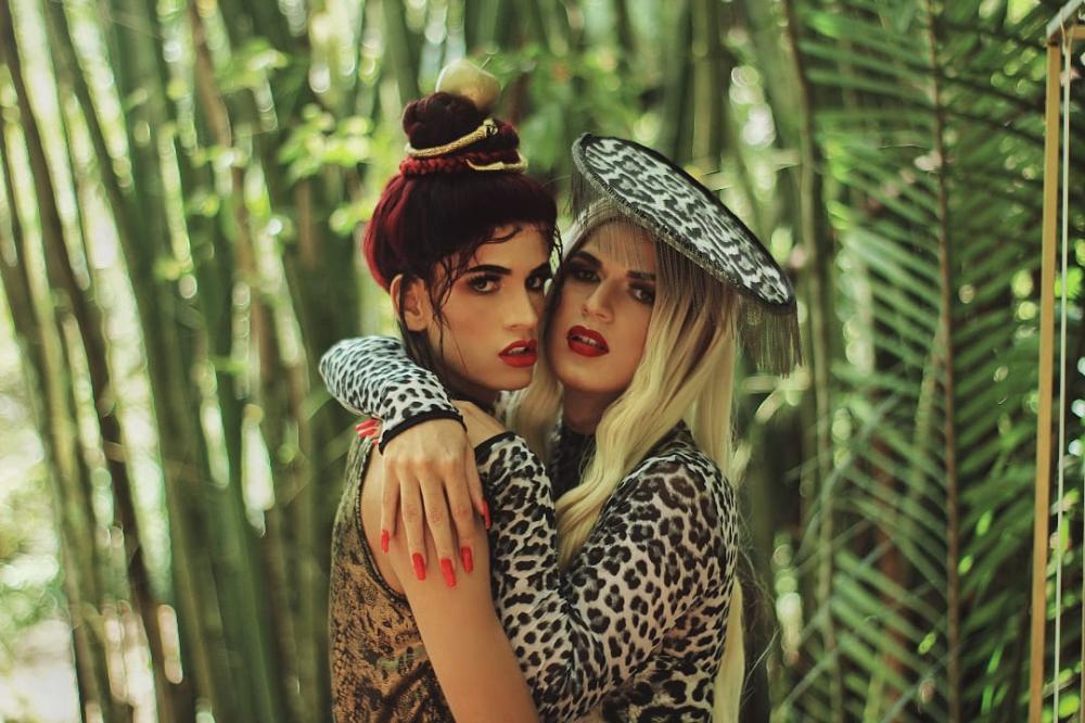 Aretta e Vick Makenz.