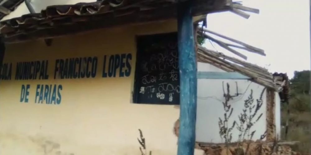 Escola Municipal Francisco Lopes de Farias não está em condições receber os alunos.