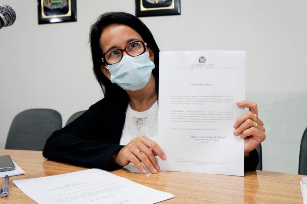 Vereadora Janaína do Cal.