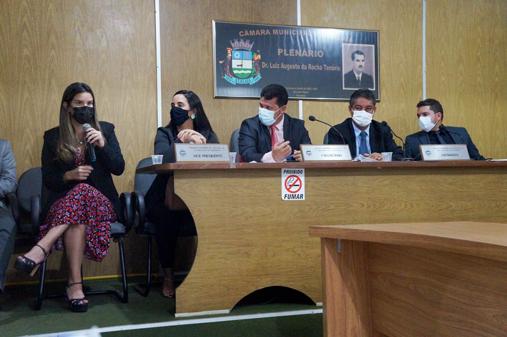 Prefeita Ceci Rocha participou da Sessão Ordinária desta terça-feira, 2 de março.