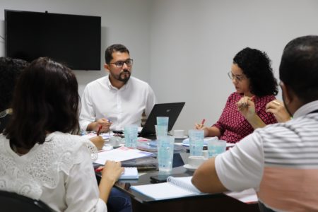 Reunião realizada antes da pandemia da Rede de Captação e Gestão de Recursos na AMA.