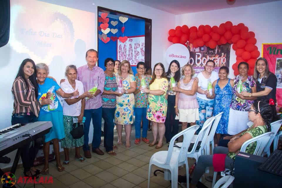 Prefeito prestigiou a homenagem.