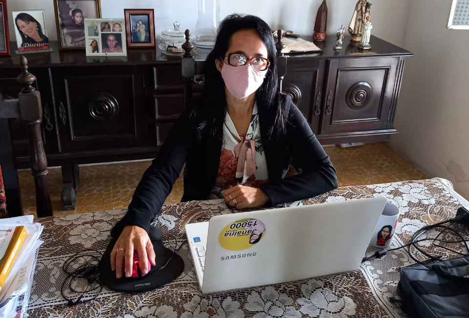 Vereador Janaína do Cal durante a sessão ordinária desta terça-feira (16), realizada de forma virtual.