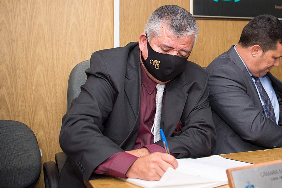 Vereador Tacinho em sessão da Câmara Muncipal de Atalaia.