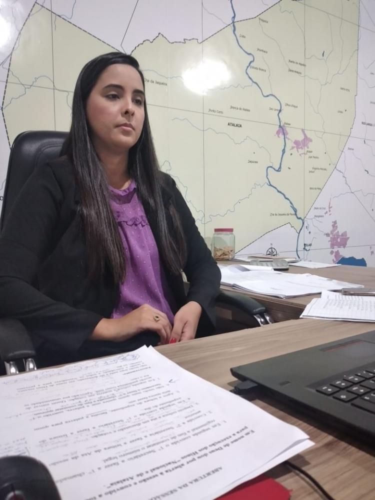 Vereadora Lays Melo presidiu a sessão ordinária desta terça-feira (23).