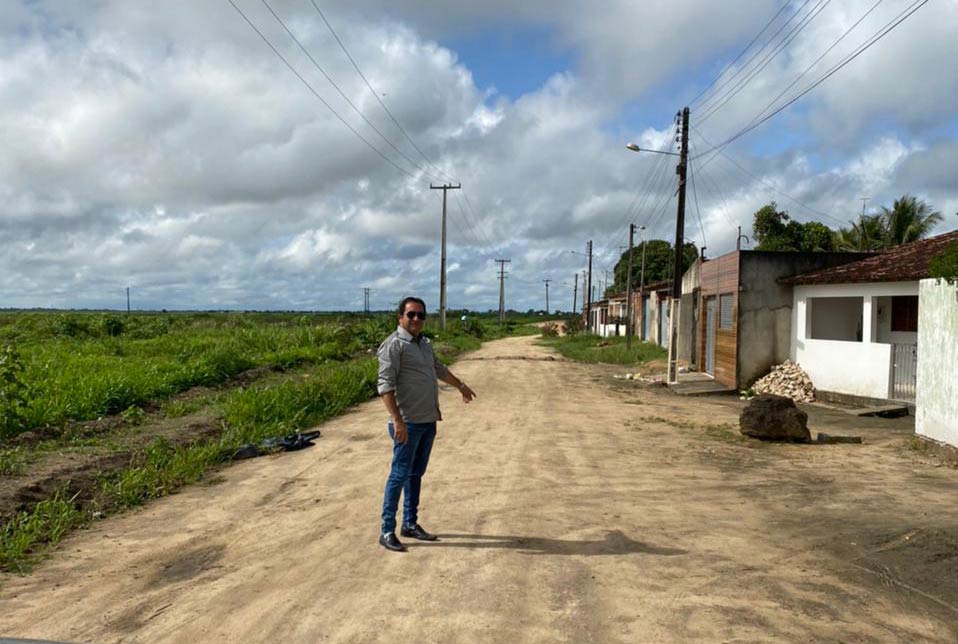 Vereador pede calçamento para a Rua da Poeira, no bairro José Paulino.