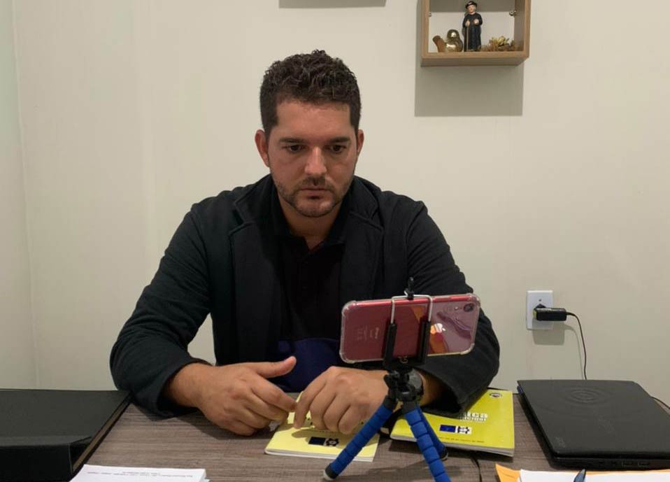 Vereador Rudinho durante a sessão ordinária desta terça-feira (30).