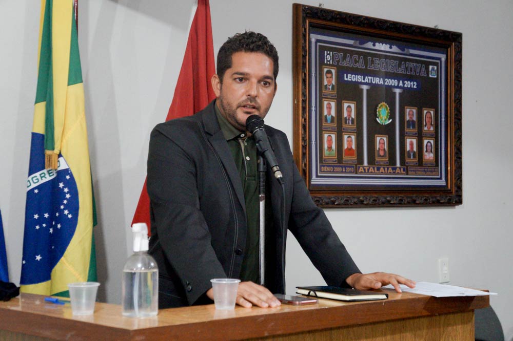 Vereador Rudinho durante a sessão ordinária desta terça-feira (13)..