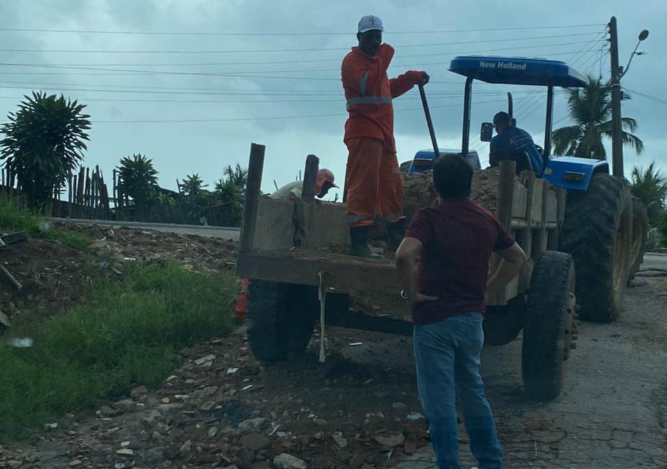 Vereador Neto Acioli acompanhou os trabalhos na localidade.