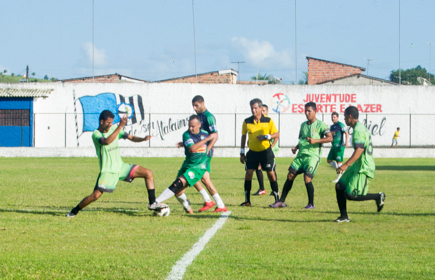 Girador empata jogo de ida das quartas de final.