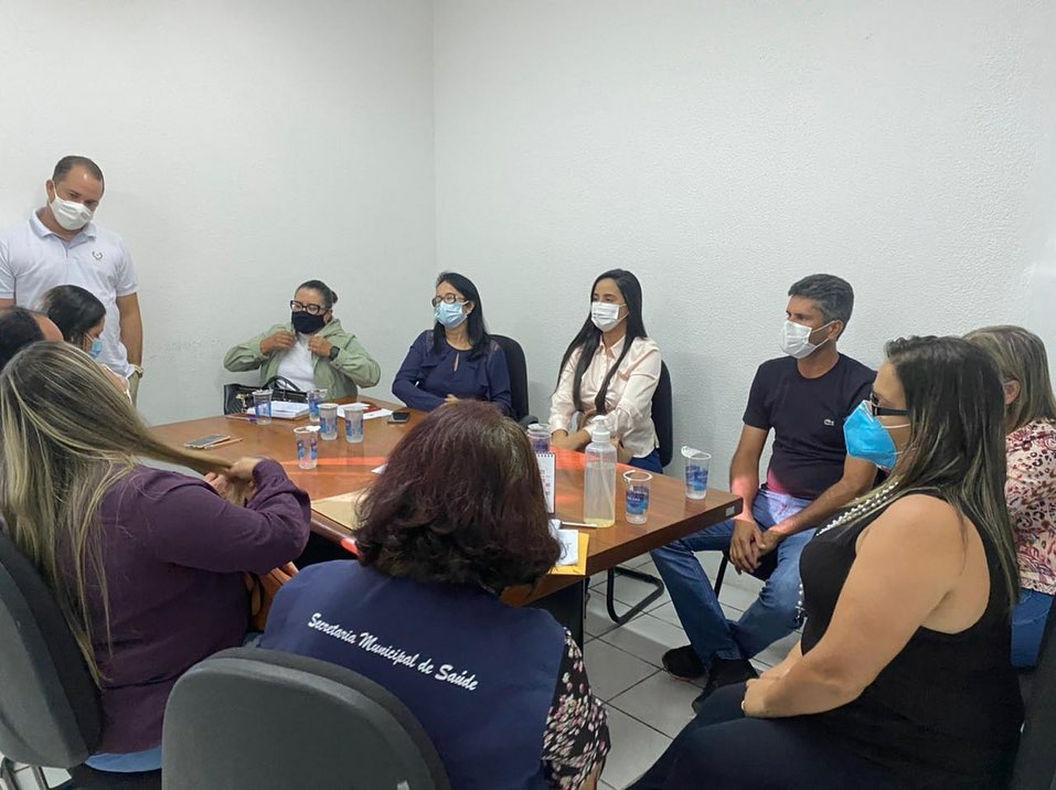 Reunião foi realizada na Prefeitura Municipal de Atalaia.