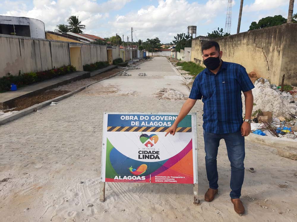 Vereador Marcos Rebollo visitou as obras do Minha Cidade Linda.