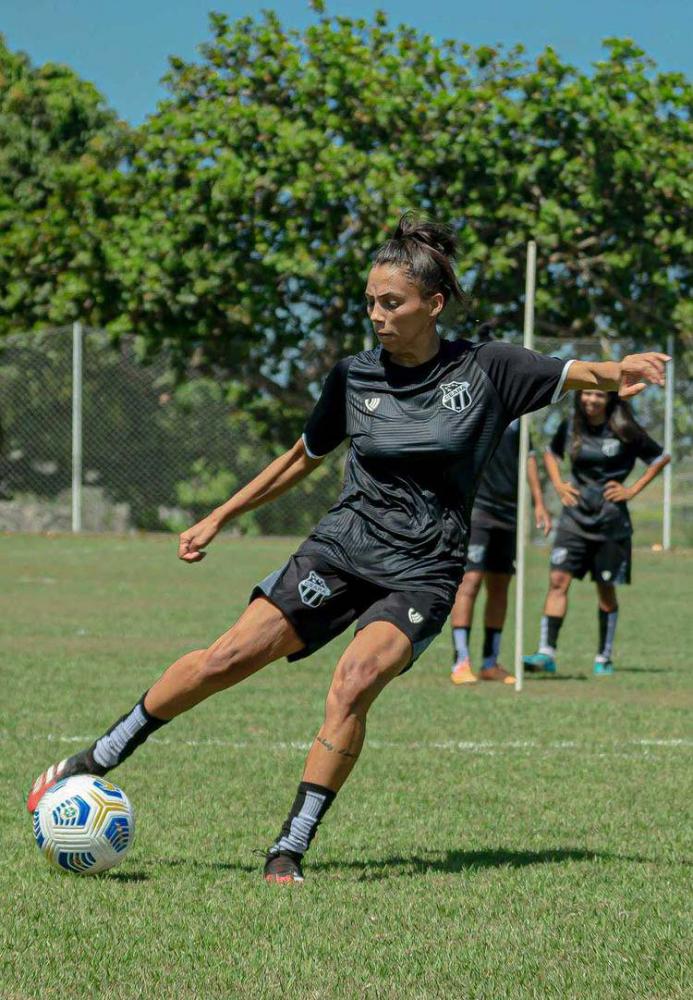 Patricia já treina com a nova equipe.