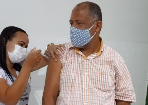 Vacinação contra a covid-19.