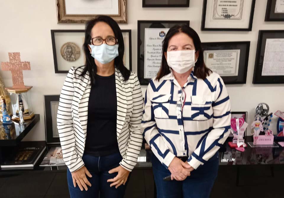 Vereadora Janaína do Cal e deputada estadual Fátima Canuto. 