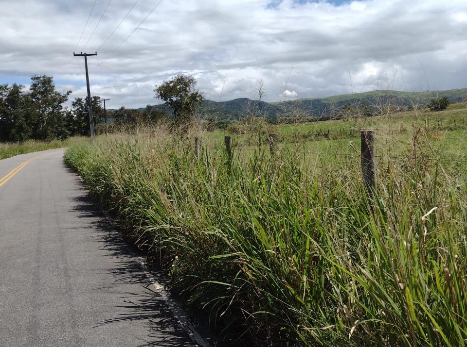 Vereador esteve acompanhado do secretário visitando a localidade.