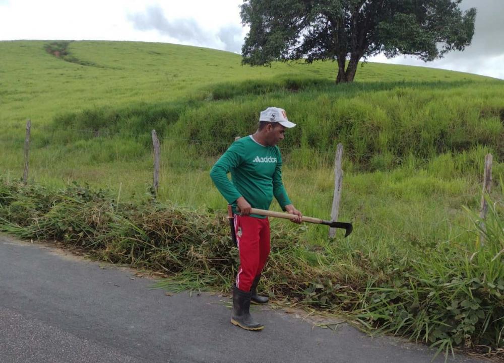 Equipe da Prefeitura iniciou os trabalhos na manhã deste sábado. 