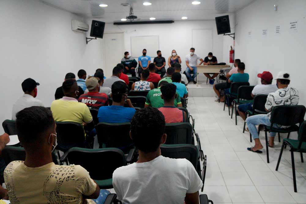 Reunião com representantes de equipes que pretendem disputar a 2ª Divisão.
