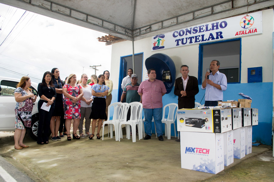 Chico Vigário reinaugura a sede do Conselho Tutelar em Atalaia