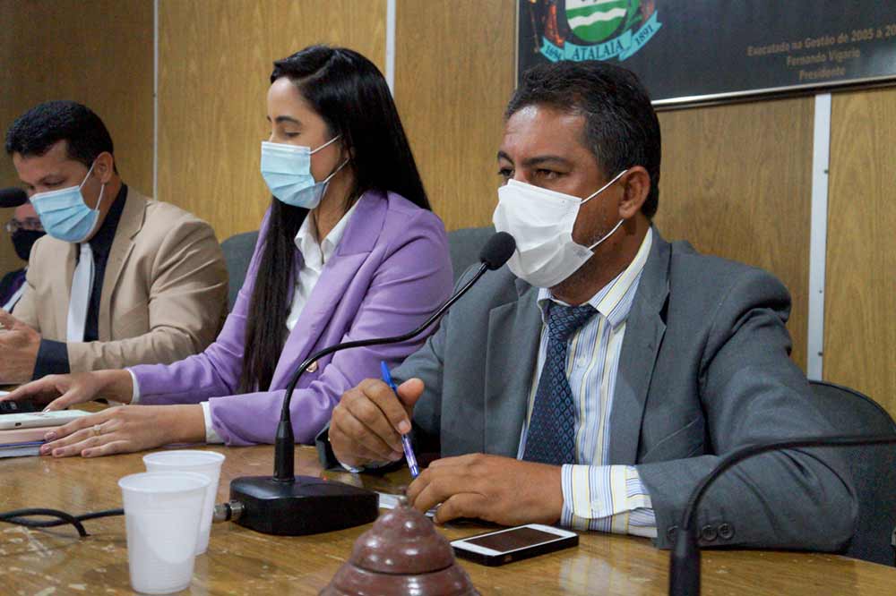 Sessão presidida pelo vereador Cicinho Melo (PSC).