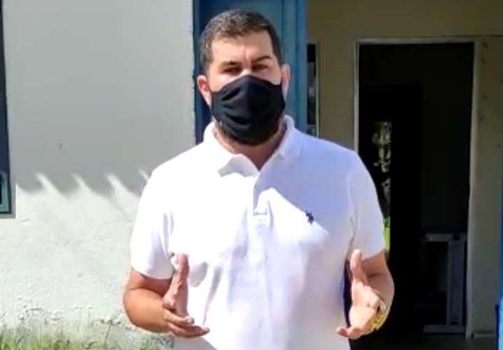 Vereador Marcos Rebollo esteve nesta sexta-feira (6), na sede do SAAE Atalaia. 