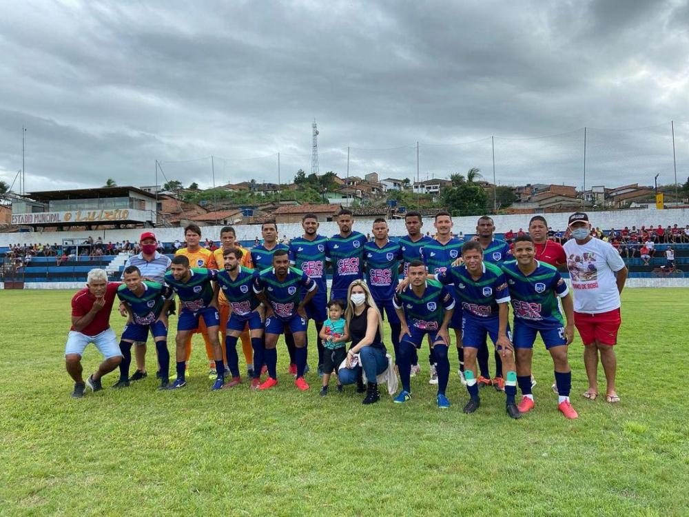 Prefeita Ceci Rocha esteve acompanhando a partida no Estádio O Luizão.