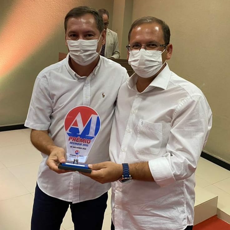 Alexandre Tenório recebe Prêmio Destaque 2021 do Jornal Alagoas na Mídia.