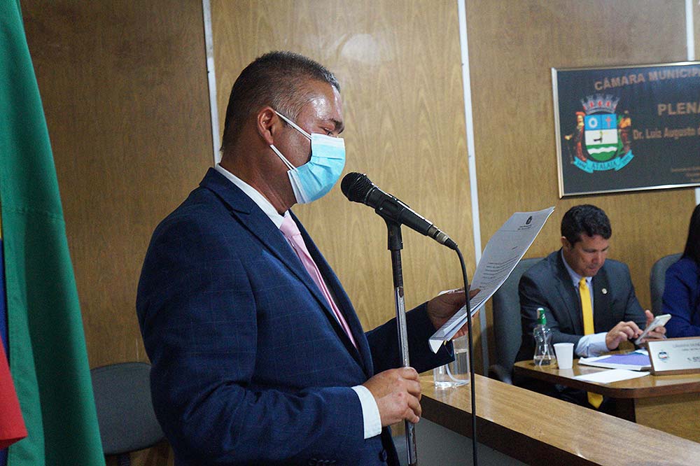 Vereador Toni Barros durante a sessão desta terça-feira (31).