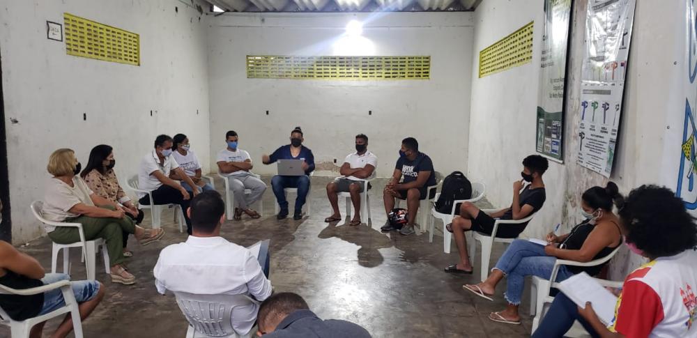 Deputada Fátima Canuto se reúne com integrantes do NACA na Casa de Cultura de Atalaia. 