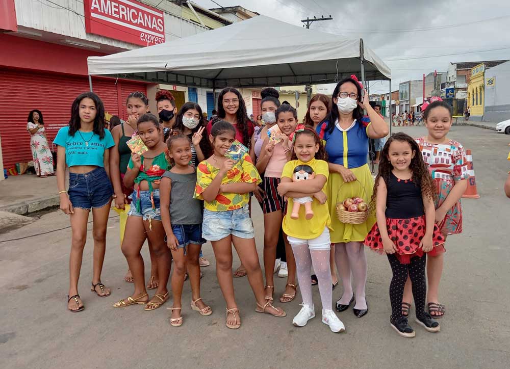 Crianças participaram do Projeto Rua Fechada, desenvolvido pela Prefeitura de Atalaia, através da Secretaria de Esporte e Lazer.