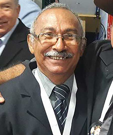 A alegria de envelhecer com dignidade. Por: Prof. Ezio Lima.