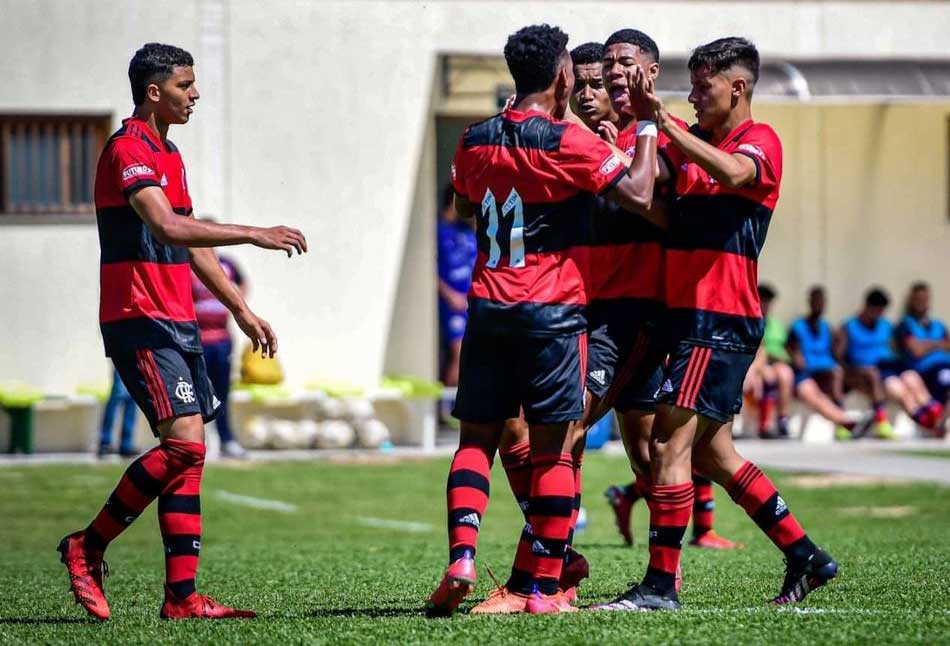 Riquelmy marca na goleada do Flamengo na estreia da Copa Gramado Sub-16. Foto: Luciano Maciel