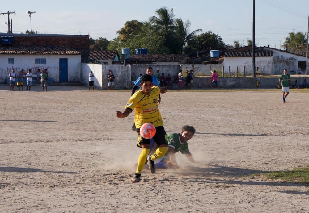Vira Copos goleou o Goiás por 4 a 0 e segue 100% na competição.